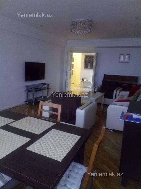 Sahildə 3 otaqlı köhnə tikili mənzil kirayə verilir, 90 m², 1 300 AZN/ay, şəkil 4 / 12