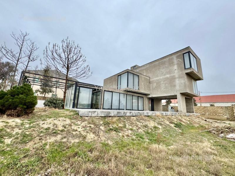 14 otaq · 375 m² · 3/3 mərtəbə, Novxanı
