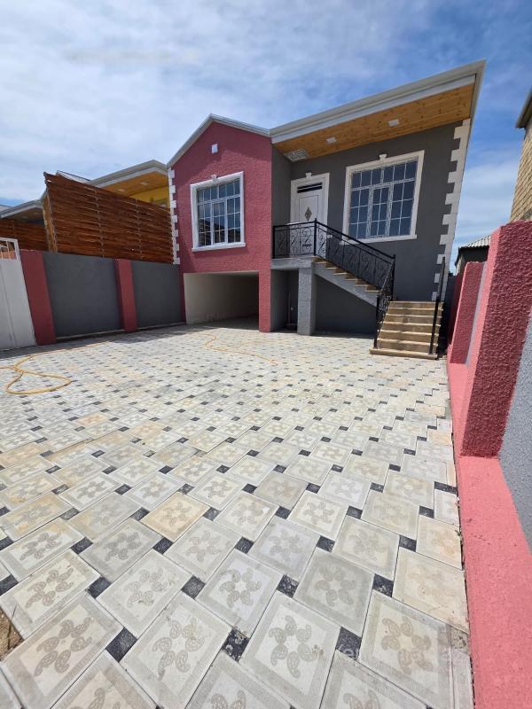 4 rooms · 100 m² · floor 1/1, Saray
