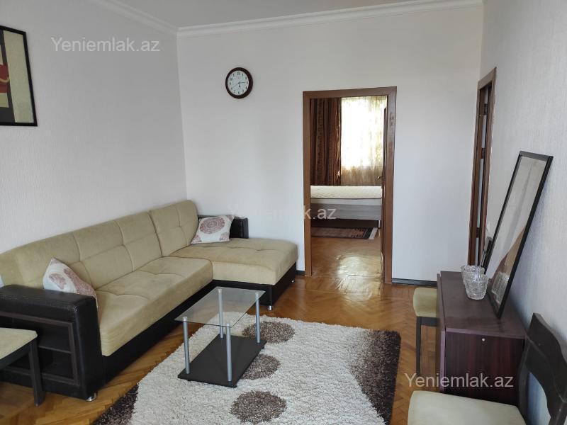 2 otaq · 60 m² · 4/5 mərtəbə, 4-cü mikrorayon