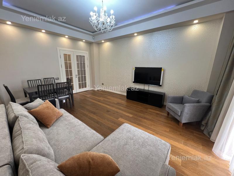 4 otaqlı mənzil, 160 m², Ağ şəhər, 2 500 AZN