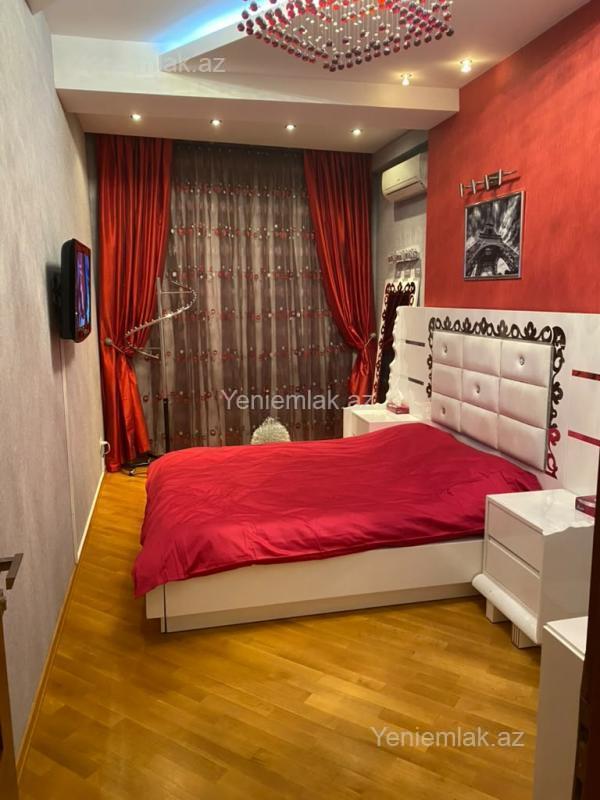 3 otaqlı mənzil, 120 m², İnşaatçılar, 950 AZN
