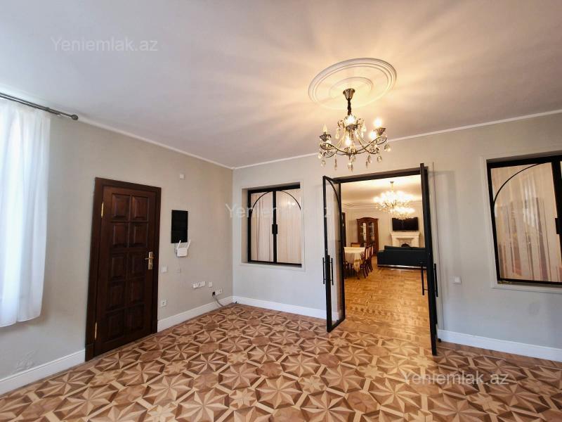 6-cı mikrorayonda 11 otaqlı həyət evi kirayə verilir, 650 m², 4 000 AZN/ay, şəkil 2 / 12