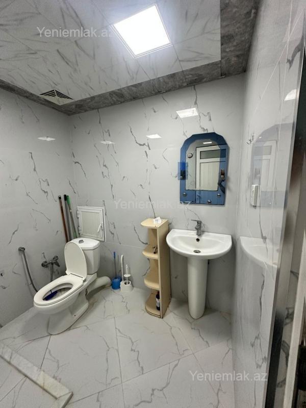 7-ci mikrorayonda 1 otaqlı yeni tikili mənzil kirayə verilir, 65 m², 580 AZN/ay, şəkil 4 / 5