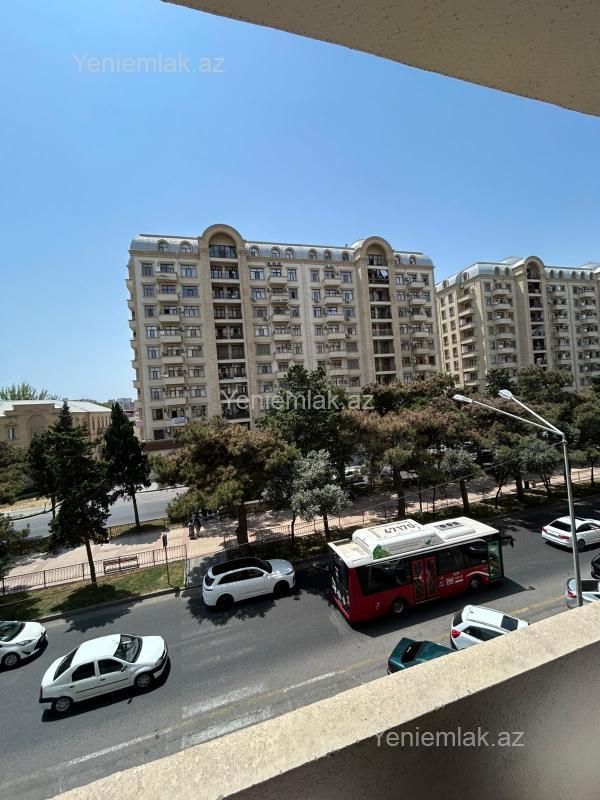 3 otaq · 100 m² · 3/12 mərtəbə, Bakıxanov