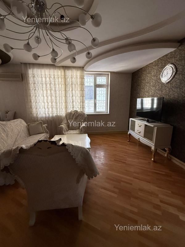 8-ci mikrorayonda 3 otaqlı yeni tikili mənzil kirayə verilir, 160 m², 1 000 AZN/ay, şəkil 2 / 12