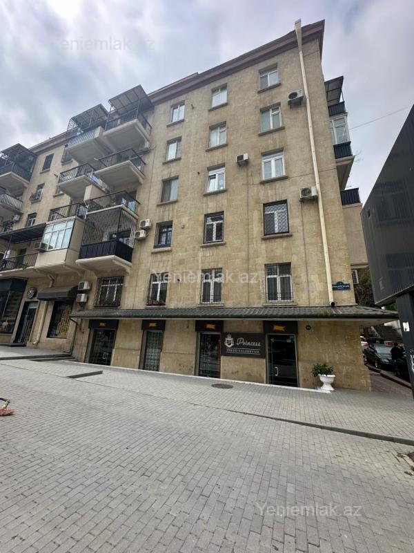 3 otaq · 85 m² · 2/5 mərtəbə, Elmlər Akademiyası