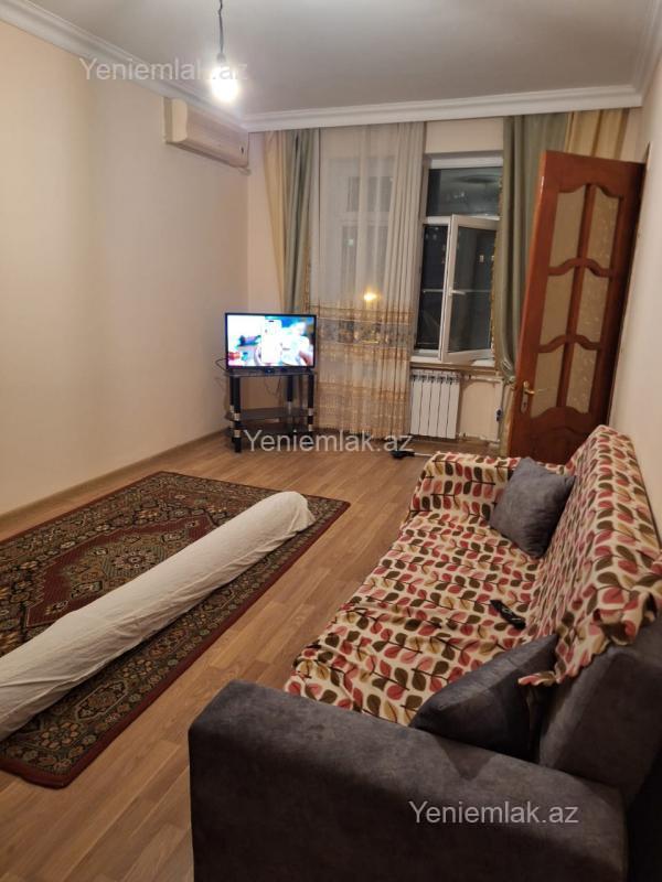 3 otaq · 50 m² · 3/9 mərtəbə, 8 Noyabr