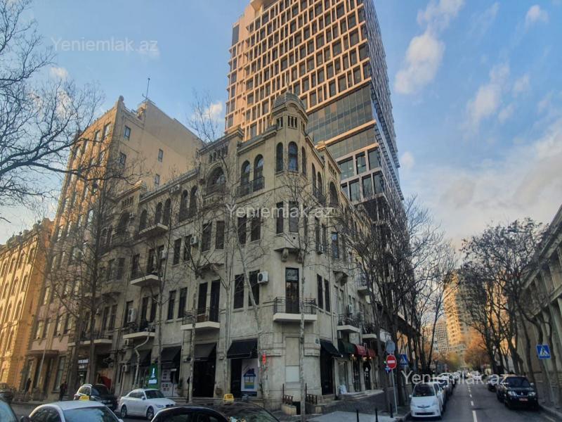 5 otaq · 200 m² · 3/4 mərtəbə, 28 May