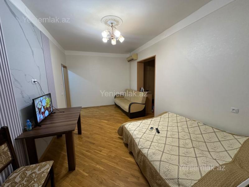 8-ci kilometrdə 2 otaqlı köhnə tikili mənzil satılır, 45 m², 139 000 AZN, şəkil 2 / 10