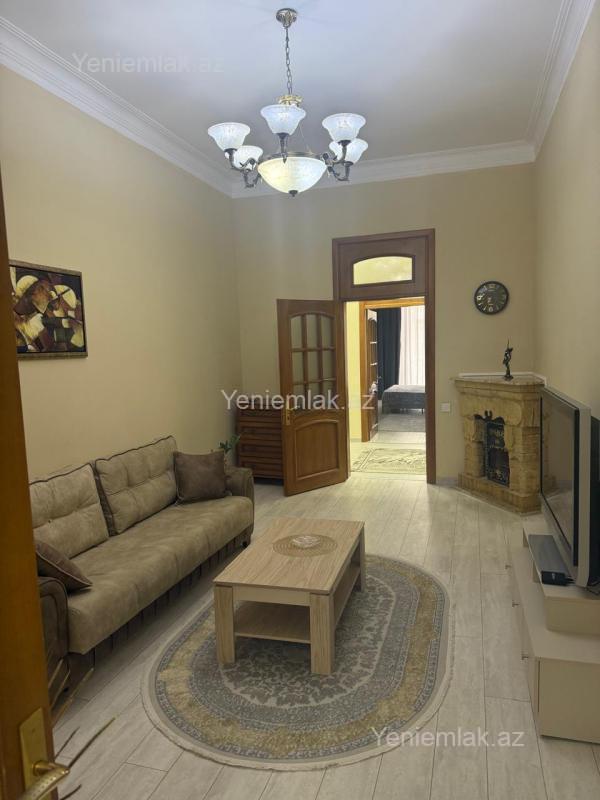 Sahildə 2 otaqlı köhnə tikili mənzil kirayə verilir, 65 m², 1 200 AZN/ay, şəkil 2 / 8