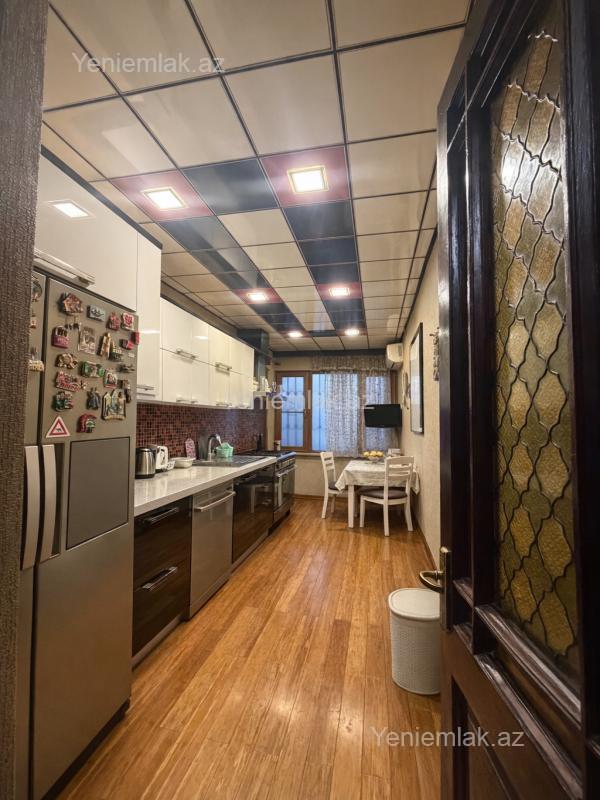 5-room old-build apartment for sale in 28 May, 210 m², 690 000 AZN, photo 3 / 12