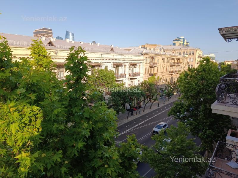 28 Mayda 4 otaqlı köhnə tikili mənzil satılır, 82 m², 340 000 AZN, şəkil 4 / 12