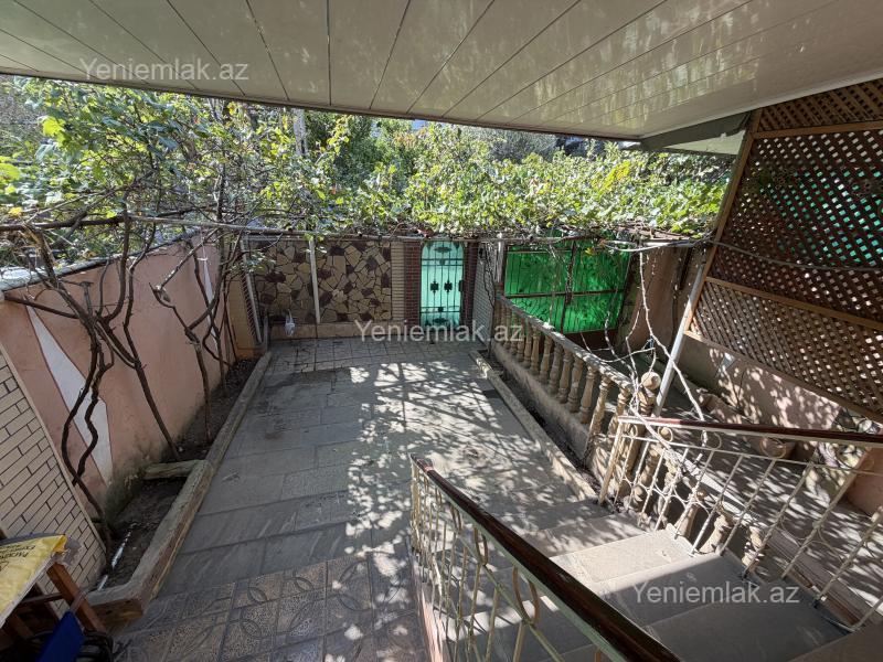Həyət evi / Villa Satılır Bakı Suraxanı rayonu Qaraçuxur qəs. Qaraçuxur Qəsəbəsi. 81-Nömrəli Maşrutun Sonu, Mərkəzi Y