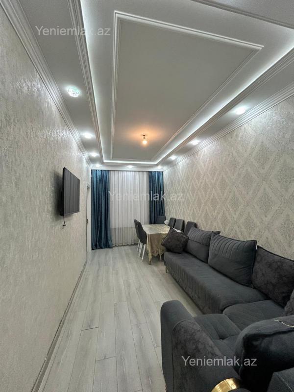 3 otaq · 70 m² · 4/14 mərtəbə, Saray