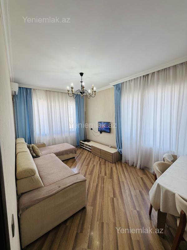 2 otaq · 60 m² · 8/9 mərtəbə, 8-ci kilometr
