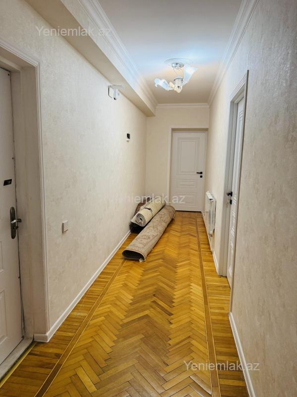 8-ci kilometrdə 3 otaqlı köhnə tikili mənzil satılır, 70 m², 169 000 AZN, şəkil 2 / 12