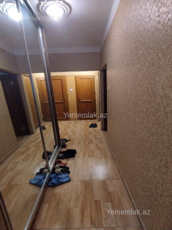 8-ci mikrorayonda 4 otaqlı köhnə tikili mənzil satılır, 90 m², 235 000 AZN, şəkil 3 / 12
