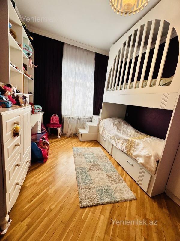 8-ci kilometrdə 4 otaqlı köhnə tikili mənzil satılır, 100 m², 267 000 AZN, şəkil 3 / 7