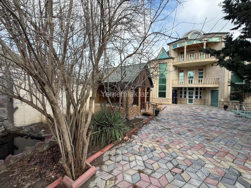 Həyət evi / Villa Satılır Bakı Xəzər rayonu Buzovna Buzovnada Araz marketin qarşi tərəfində əsas yoldan 800 met məsafədə