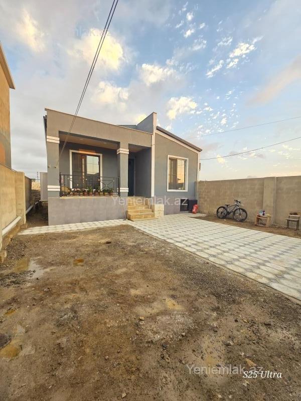 Həyət evi / Villa Satılır Sumqayıt Yaşıl dərə Sumqayıt şəhər Yaşlı dərə yaşayış massivi 1 mərtəbə, 2 sotda 3 otaq müasi