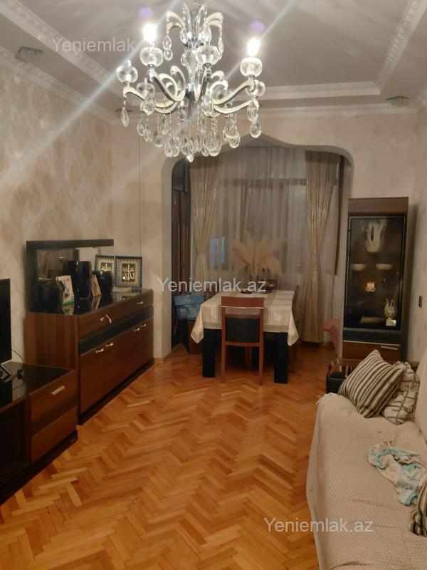 4 otaq · 140 m² · 1/9 mərtəbə, 8-ci mikrorayon