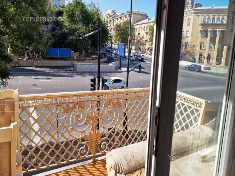 3-room old-build apartment for sale in Elmlər Akademiyası, 87 m², 228 000 AZN, photo 2 / 11