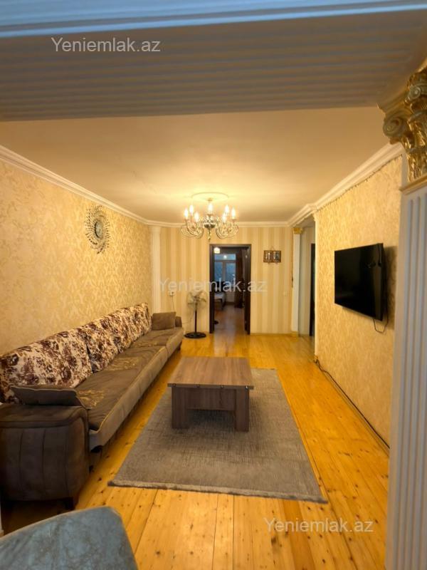 4-room old-build apartment for sale in İnşaatçılar, 90 m², 240 000 AZN, photo 2 / 11