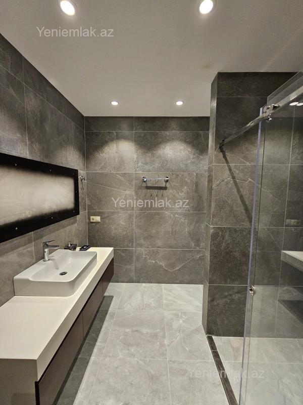 Bayıl Residence kompleksində 3 otaqlı yeni tikili mənzil satılır, 148 m², 870 000 AZN, şəkil 2 / 12