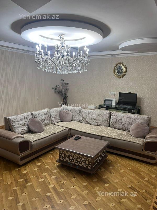 5-room old-build apartment for sale in Bakıxanov, 120 m², 240 000 AZN, photo 2 / 12