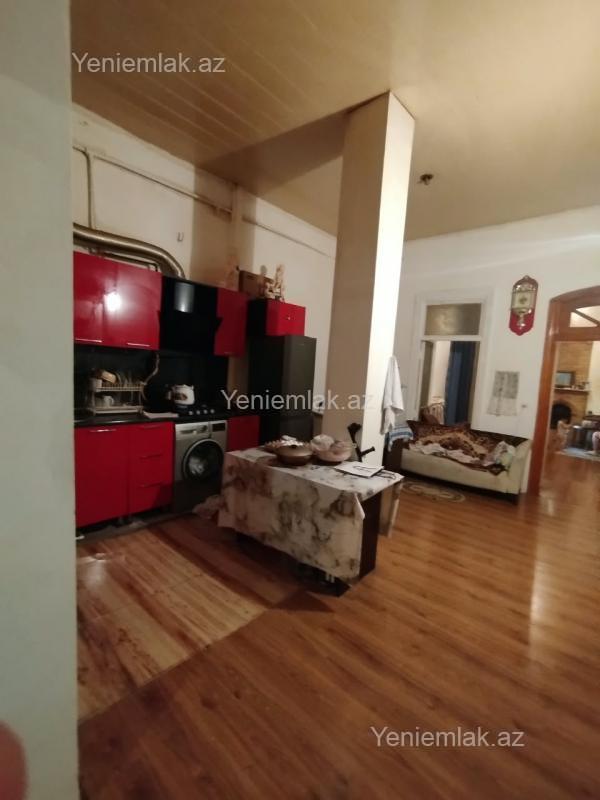 28 Mayda 4 otaqlı köhnə tikili mənzil satılır, 80 m², 155 000 AZN, şəkil 4 / 12