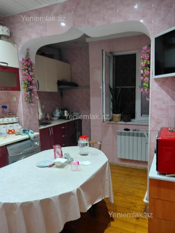 8-ci mikrorayonda 4 otaqlı köhnə tikili mənzil satılır, 140 m², 263 000 AZN, şəkil 5 / 12