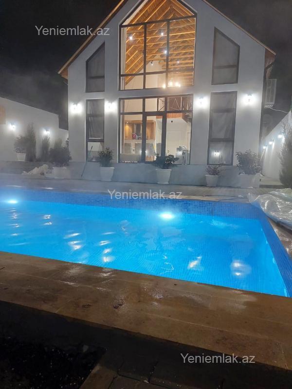 Həyət evi / Villa Günlük Quba Quba rayonu Qeleduz erazisinde mukemmel serati olan isti hovuzlu evi kiraye verirem evin
