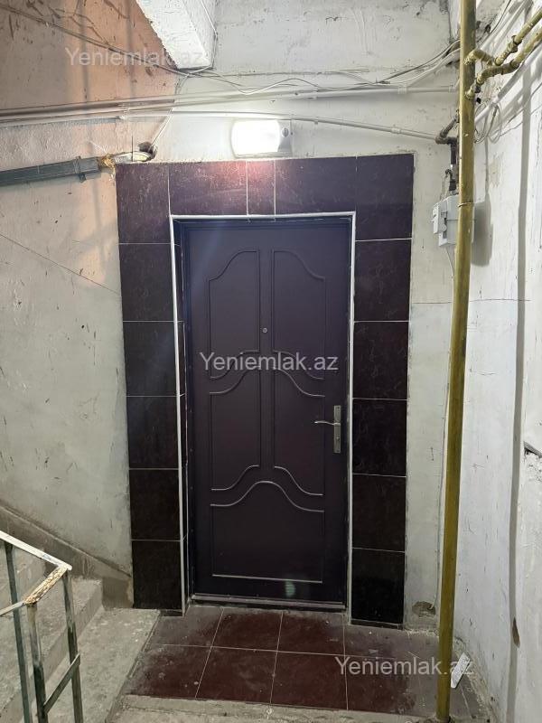Bina evi menzil Satılır Sumqayıt 18-ci mikrorayon Əşya ilə birlikdə satılır, 4%-lik ipotekadadır (aktiv 38000 AZN qalıq
