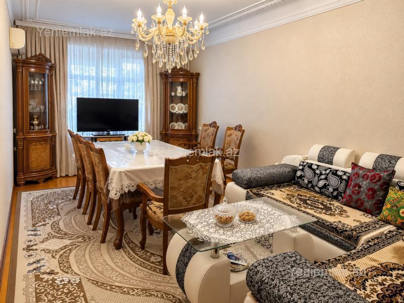Bina evi menzil Satılır Bakı Xətai rayonu TƏCİLİ SATILIR... ƏHMƏDLİ metrosuna 5dəqiqəlik piyada məsafədə qanuni 5otaql