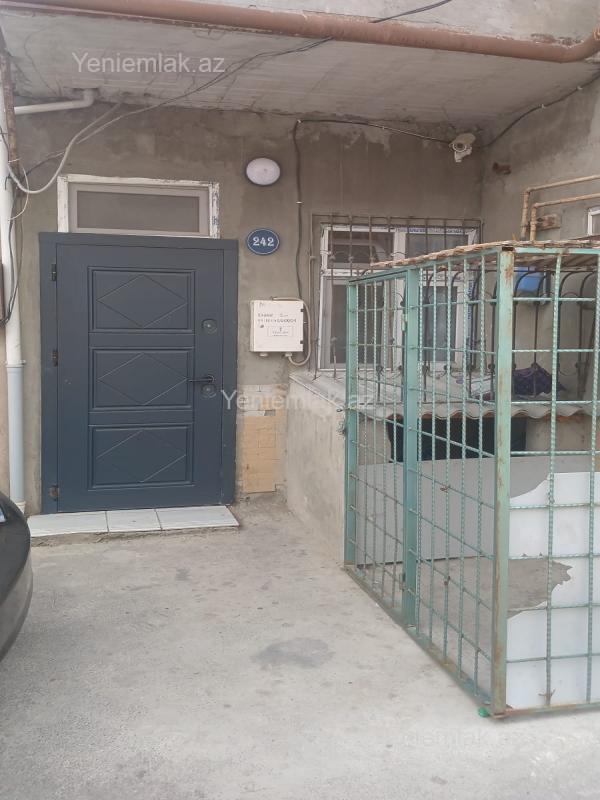 Həyət evi / Villa Satılır Bakı Yasamal rayonu İnşatcilar metrosuna 5 dəq məsafədə.Baku elektroniksin tam arxasında 2 mə