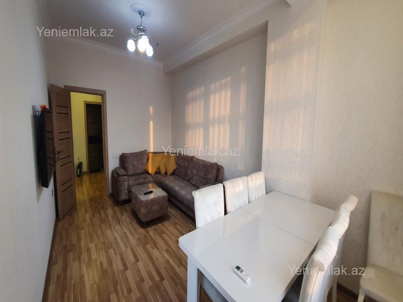 Bina evi menzil Satılır Bakı Yasamal rayonu İnşaatçılar M/ST,Qələbə Dairəsi Və Məhsul Stadionu Yaxınlığında Yeni Tikili