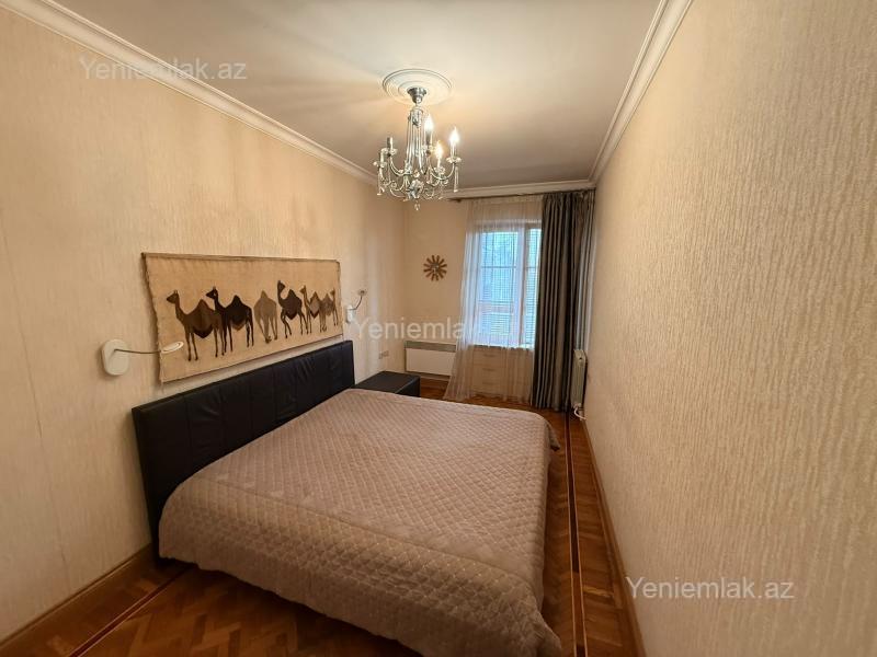 Bina evi menzil Satılır Bakı Nərimanov rayonu Ayna Sultanova heykəlinin tam yanında, 9 mərtəbəli binanın 3-cü mərtəbəsi