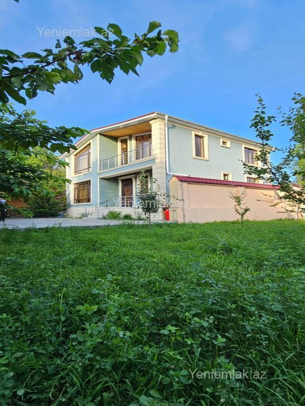 Həyət evi / Villa Kirayə Qəbələ Qebele seher, Qebelend Eylence merkezi yaxınlığında yerləşir 4 yataq otagi 9 nefelrik