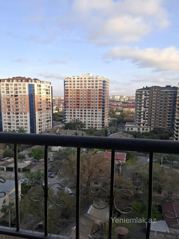 Bina evi menzil Satılır Sumqayıt 16-cı məhəllə Sumqayit ŝ 16 ci mehelle 16/12 ci mertebesi 2 otaq iki balkonu var idiya