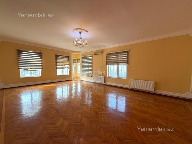 10 otaqlı Həyət evi / Villa, Səbail rayonu, Bakı