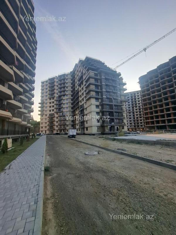 Bina evi menzil Satılır Sumqayıt Sumqayıt Bulvarı Sumqayıt şəhəri dəniz kənarı bulvarda 15/7 mərtəbəsi qanuni 3 otaq 14
