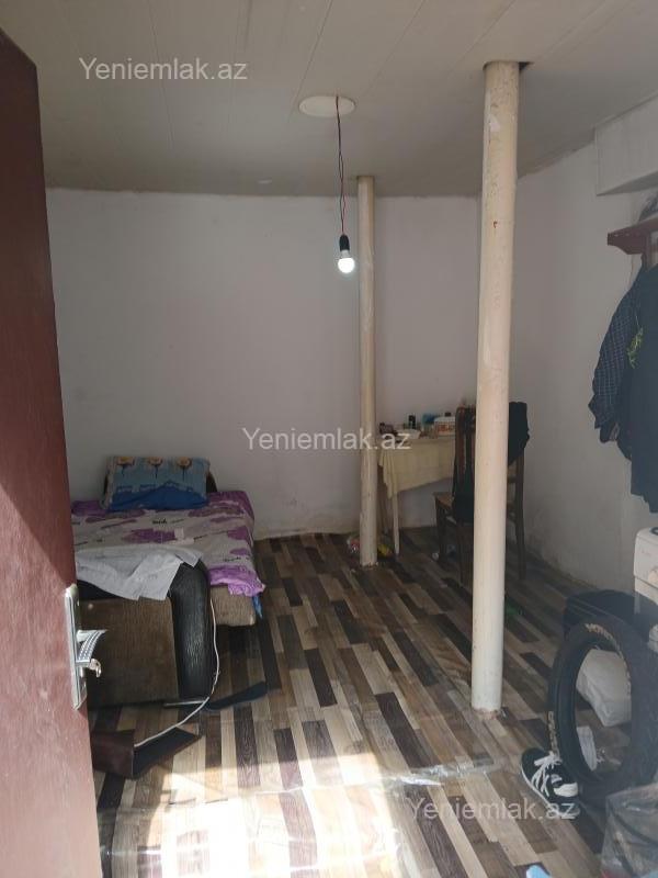 Həyət evi / Villa Satılır Bakı Yasamal rayonu Nizami metirozuna yaxin 1 otaq 20 kv arica kirisi var qeydirat