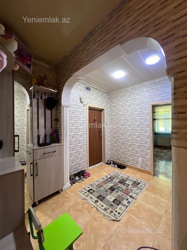 Bina evi menzil Satılır Sumqayıt 18-ci mikrorayon Sumqayıt şəhəri 18 m/rayon 9 mərtəbəli Kiev layihəli binanın 1 mərtəb
