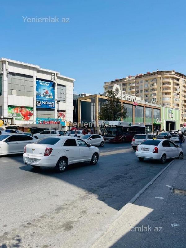 Bina evi menzil Satılır Bakı Yasamal rayonu Yeni Yasamal qəs. İnşaatçılar metrosuna piyada 5-7 dəqiqəlik məsafədə yerləş