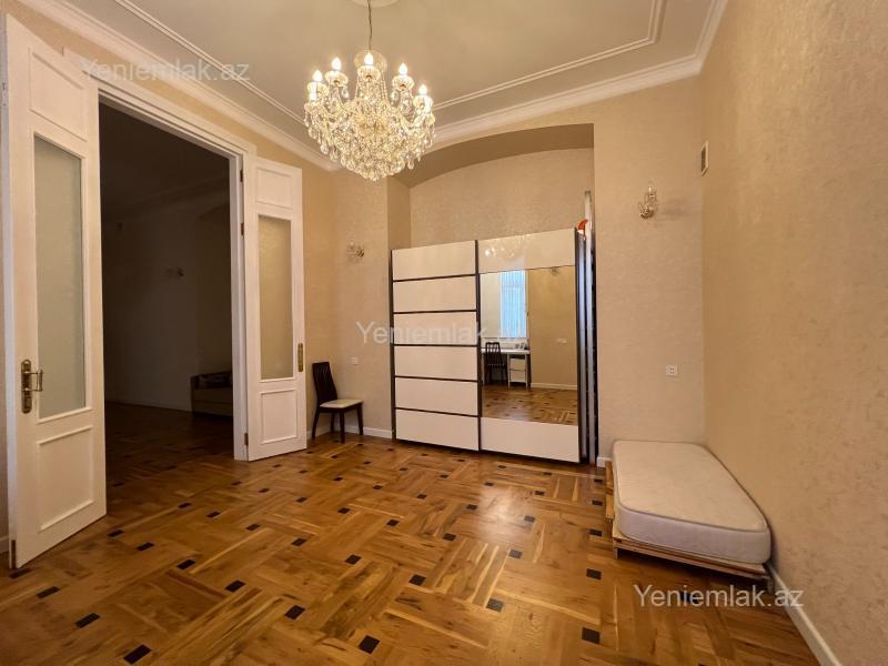 4 otaqlı Bina evi menzil, Səbail rayonu, Bakı
