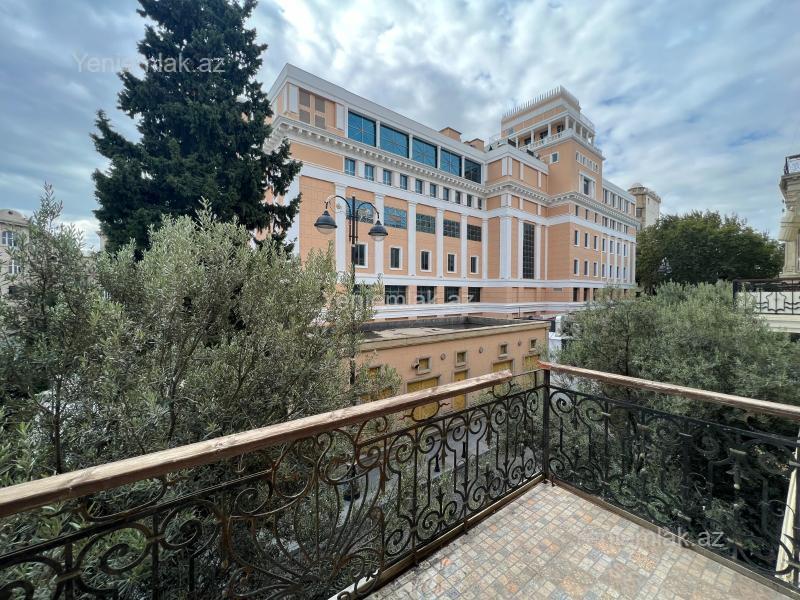 4 otaqlı Bina evi menzil, Səbail rayonu, Bakı