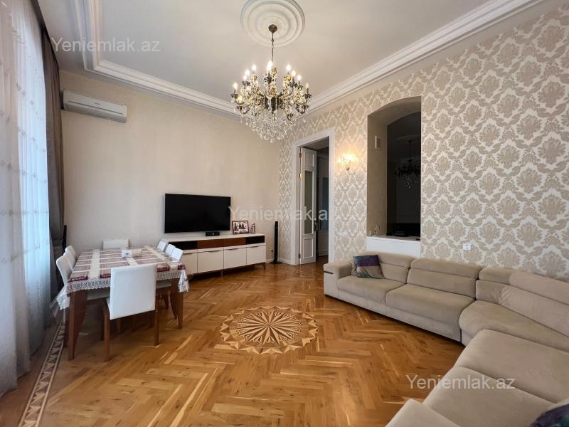 4 otaqlı Bina evi menzil, Səbail rayonu, Bakı