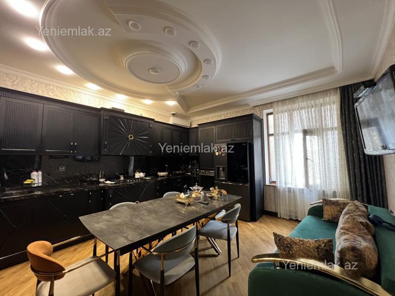 7 otaqlı Həyət evi / Villa, Səbail rayonu, Bakı