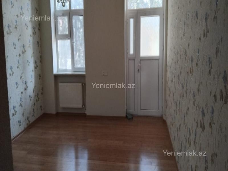 Bina evi menzil Satılır Sumqayıt 19-cu məhəllə Sumqayit seh. 19-cu mehelle 3/3 3 otaq + 30m² artirmasi olan men